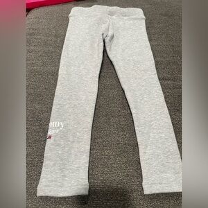 Tommy Hilfiger leggings Toddler girl size 3
NWT